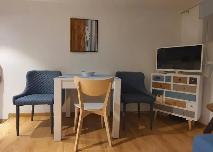 アパート Brand *